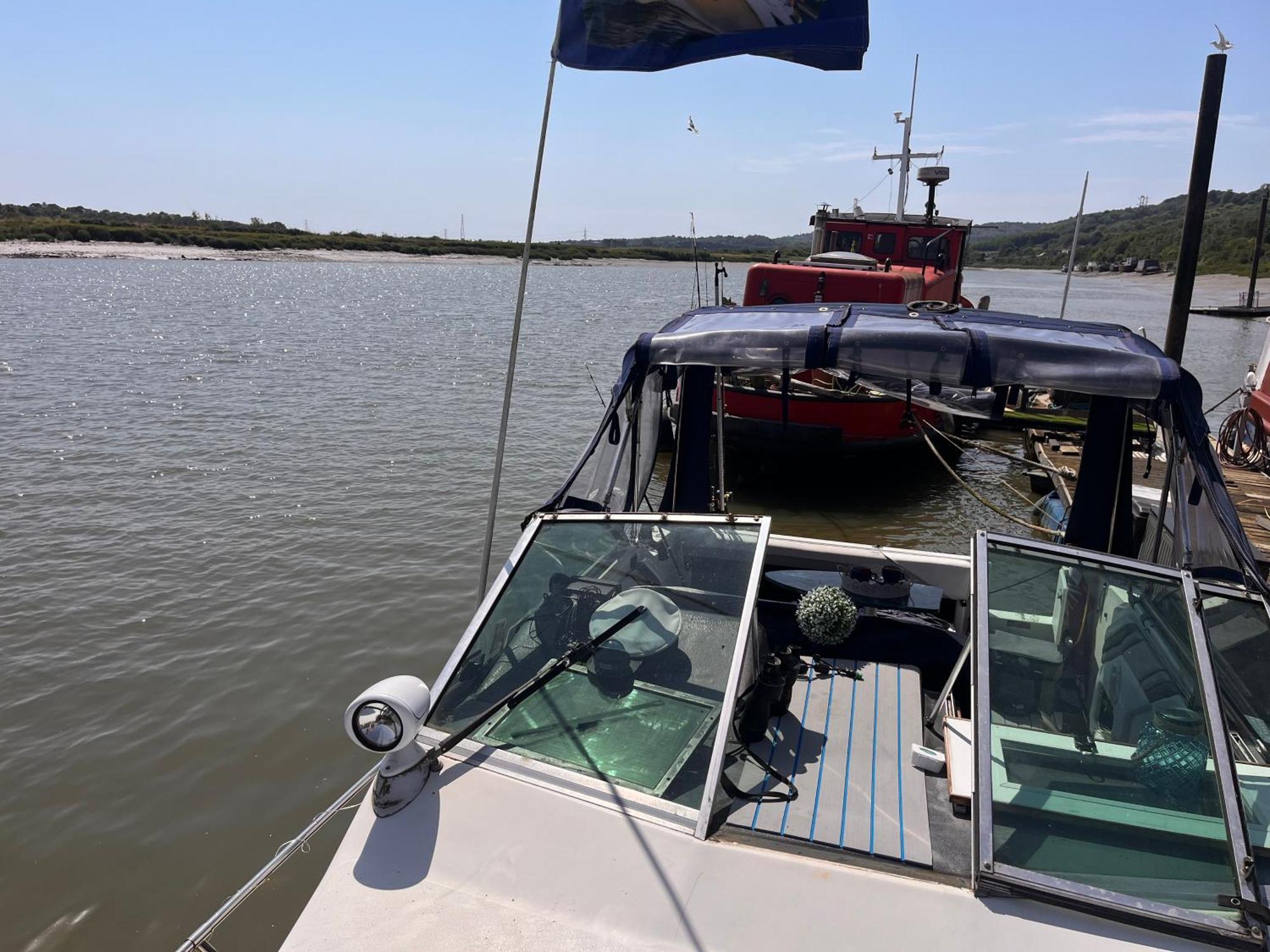 Floatsyerboat Hotel Cuxton ภายนอก รูปภาพ